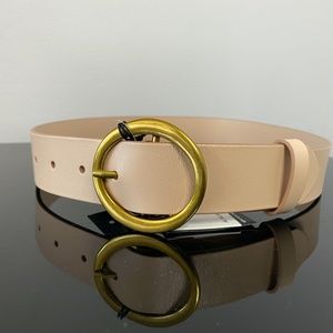 NWT Aritzia Auxiliary Classic Belt Sand/Gold